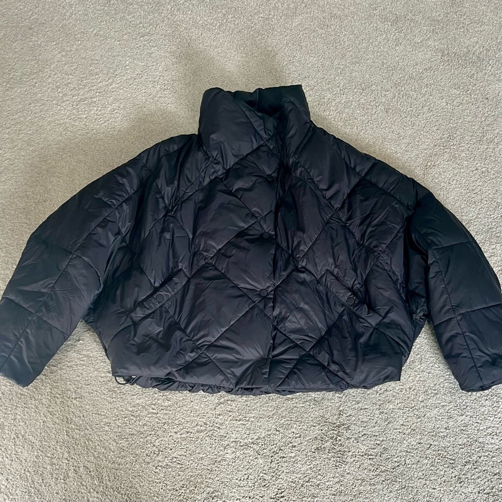 NWOT Zara Oversized Lightweight Short Puffer Jacket, Women's Black Quilted Large